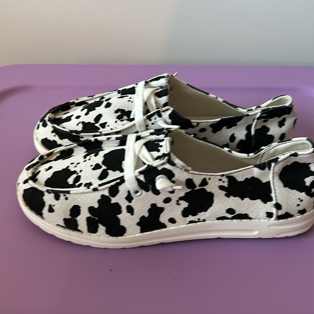 Sneakers - Picture 4 of 5